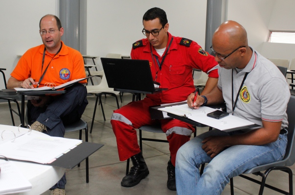 Instructores, certificados en Reducción del Riesgo de Desastres