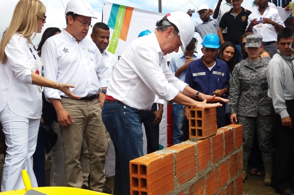 Presidente Santos puso en marcha  construcción