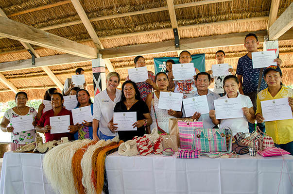 SENA certificó las competencias laborales de 114 artesanos indígenas del Guaviare 