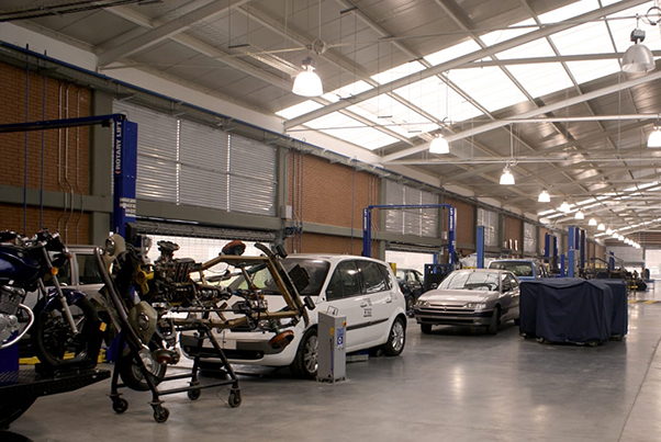 SENA y Bosch incorporan tecnología de punta en los ambientes de formación del sector automotor 