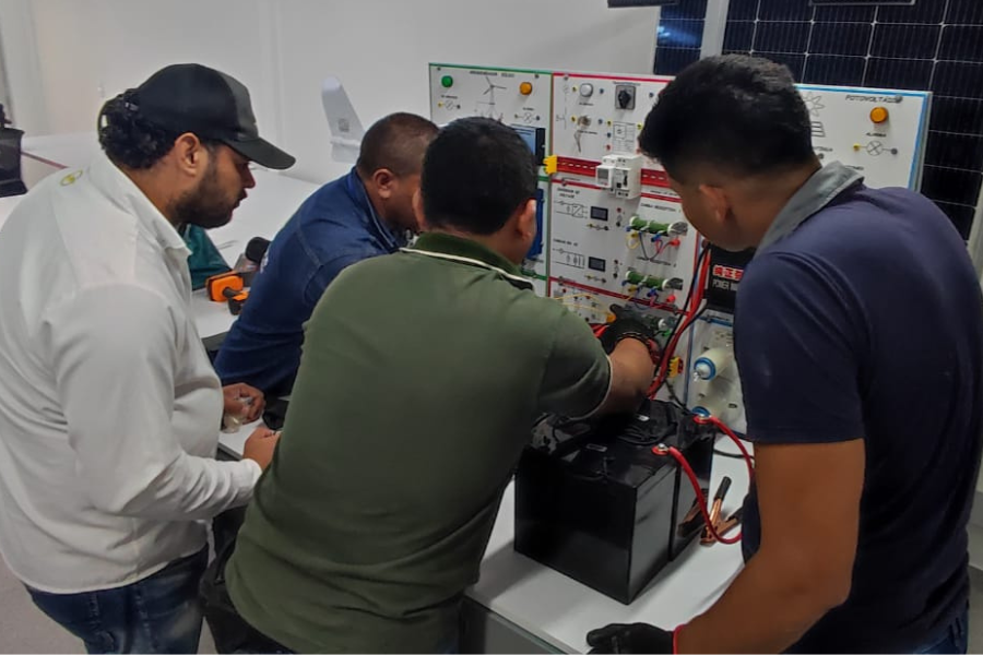 /es-co/Noticias/GaleriaHomeHTML/1. Dotación e Instalación de implementos técnicos en la sede 'Aureliano Buendía' en Córdoba