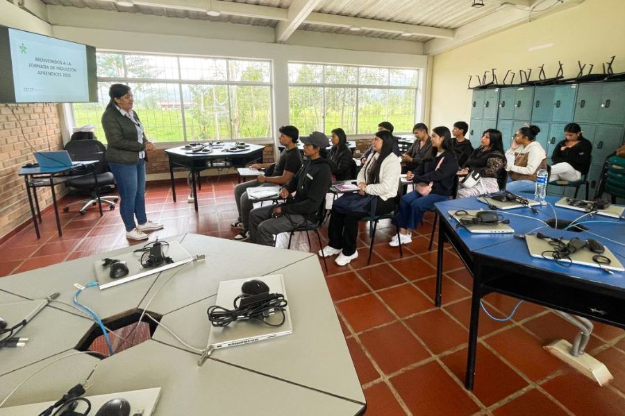De la mano con instructores se ha podido identificar las necesidades de materiales pertinentes en la formación de los aprendices