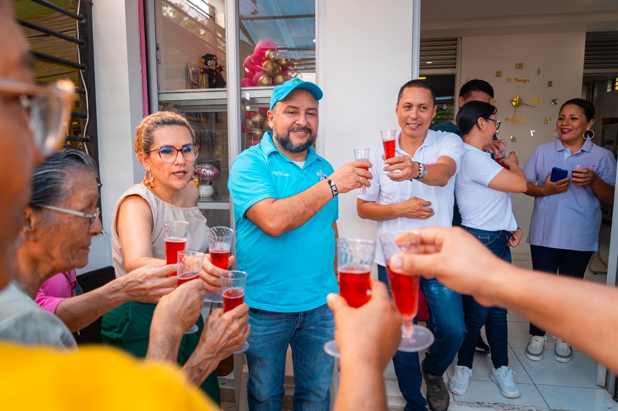 Con un brindis se consolidó el lanzamiento de la nueva empresa Fondo Emprender, ubicada en Leticia (Amazonas). 