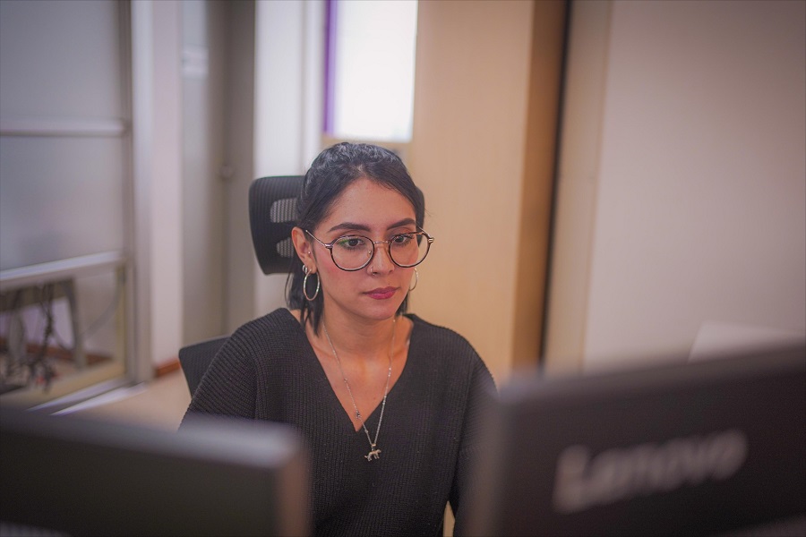 Yorleydis López trabaja en el Centro de Servicios y Gestión Empresarial, de Antioquia, donde aplica varios de los conocimientos 