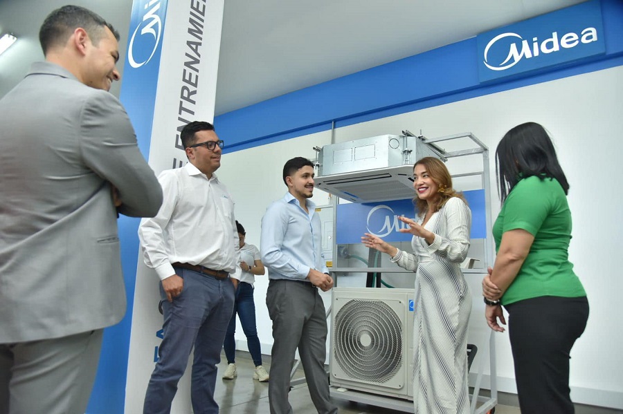 Midea es una multinacional fabricante mundial de aires acondicionados y su alianza con el SENA consta del lanzamiento de varios 