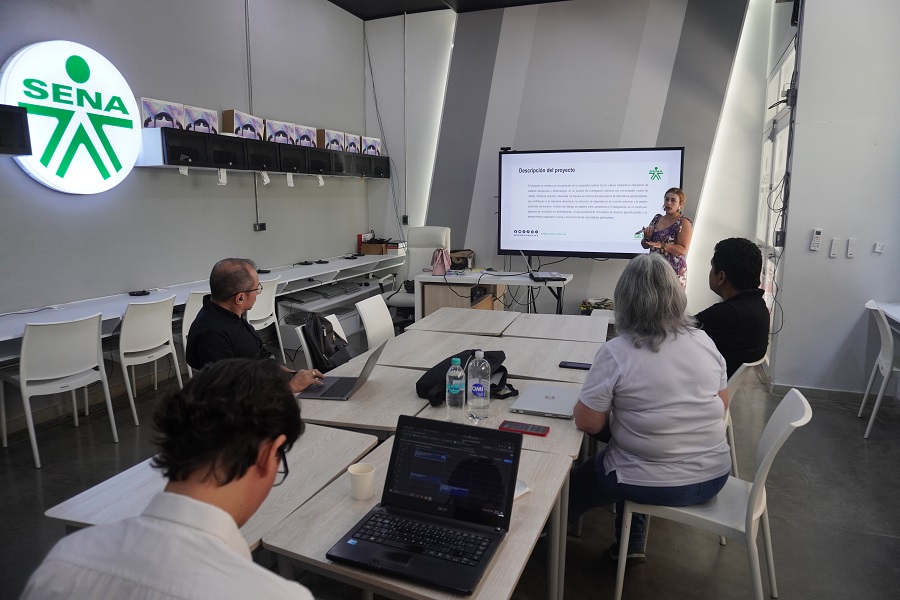 BP CAL Saberes campesinos y biotecnología la esencia-281025.JPG