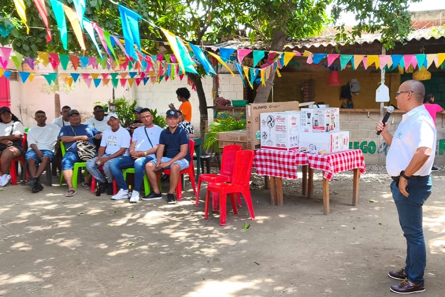 BP MAG Capitanes y motoristas del transporte marítimo del Rodadero-301025.jpeg