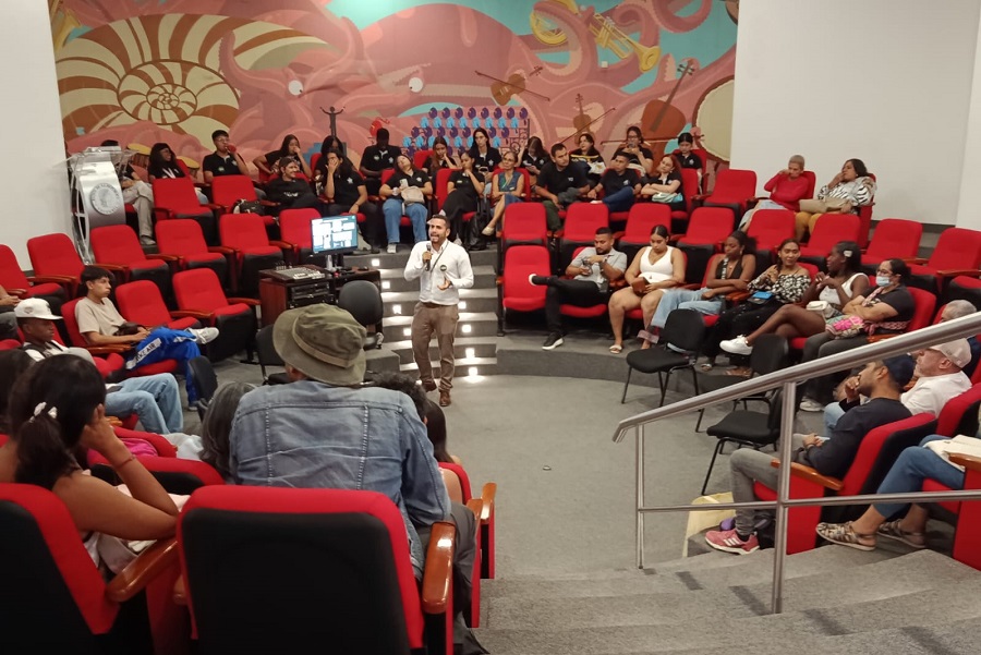 BP VAL Gracias al SENA, las abejas tienen Colmena inteligente-211025.jpeg