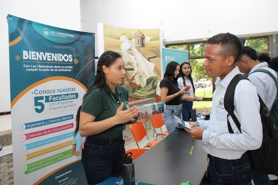 La feria mostró variadas oportunidades para acceder a la educación superior, orientación laboral y experiencias de éxito de quie