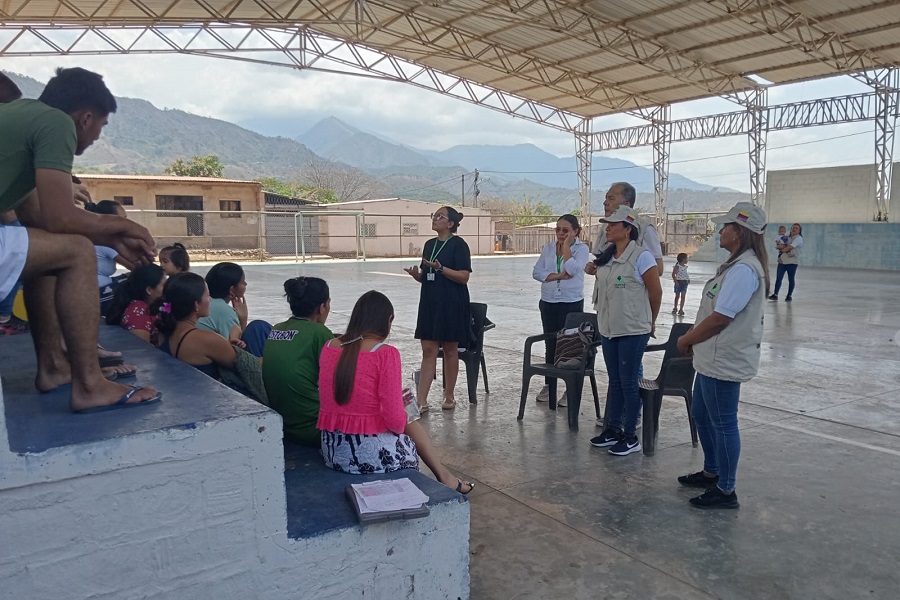 El equipo de trabajo de la APE en Manaure, Cesar, identificó las capacidades que tiene esta población mediante una orientación o