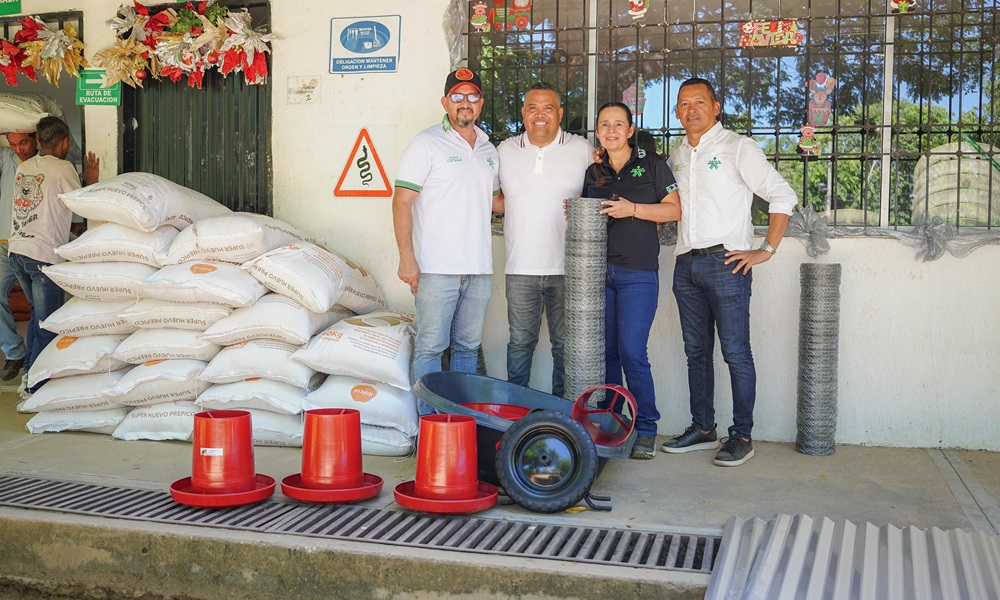 El SENA Regional Cesar, entregó más de 50 kits agropecuarios a campesinos y pequeños productores rurales del departamento.  