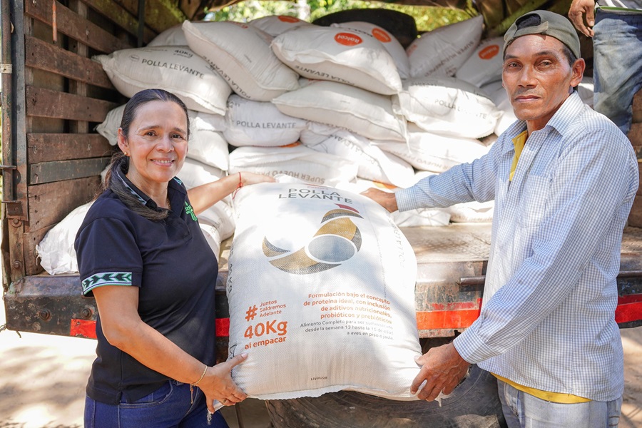 La adquisición y entrega de estos paquetes agrícolas, se realiza por medio del programa SENA Emprende Rural (SER).  