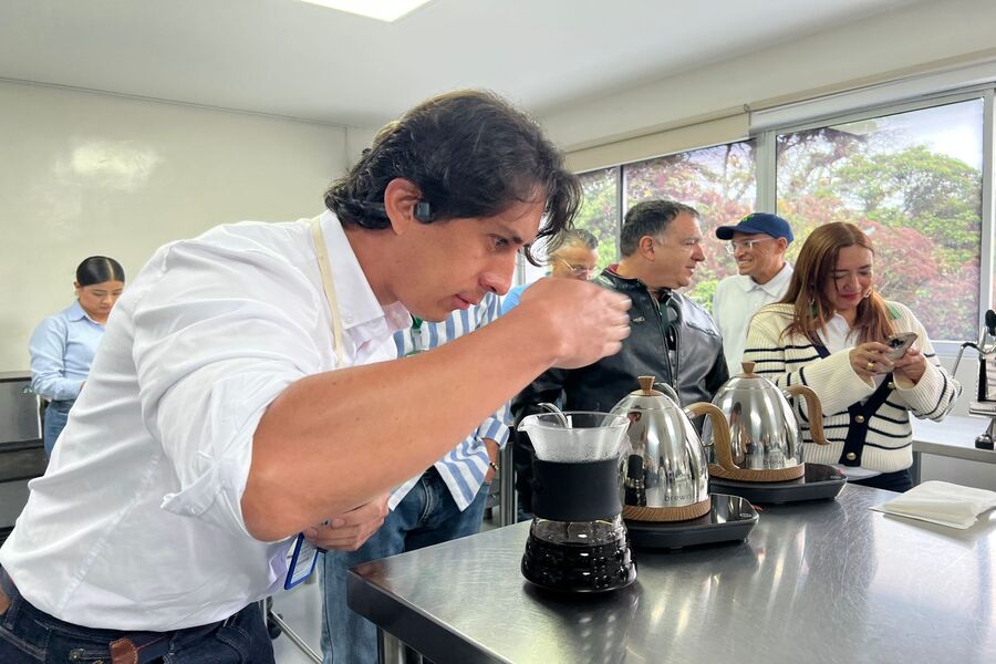 Desde la Regional Valle del Cauca llegaron para vivir la expereicnia de Aprendiz por un día FOT