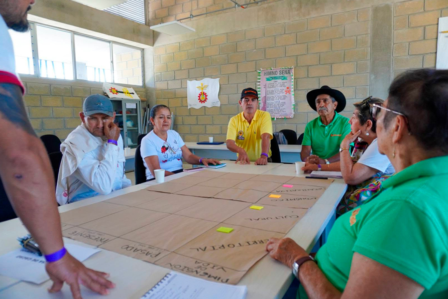 Durante la jornada, Pedro Martín Gama, productor apícola, resaltó la importancia de este ejercicio participativo: “Participar en