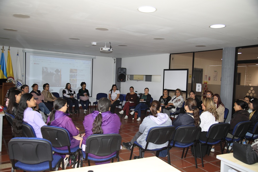 El SENA y la Escuela de Mujeres de la ESAP-191125.JPG