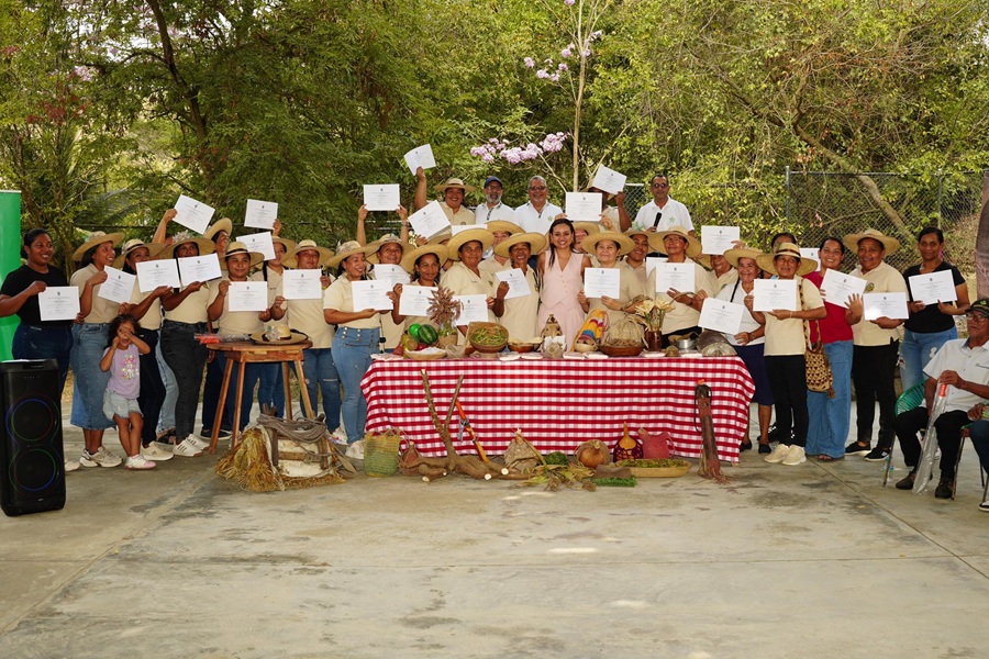 FOTO 1 MATRONAS ECCL-9226.jpg