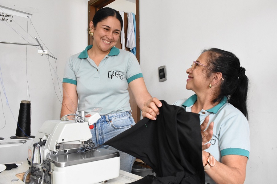 Ana le enseñó a su hija la magia de la confección, y su felicidad es verla triunfar.  