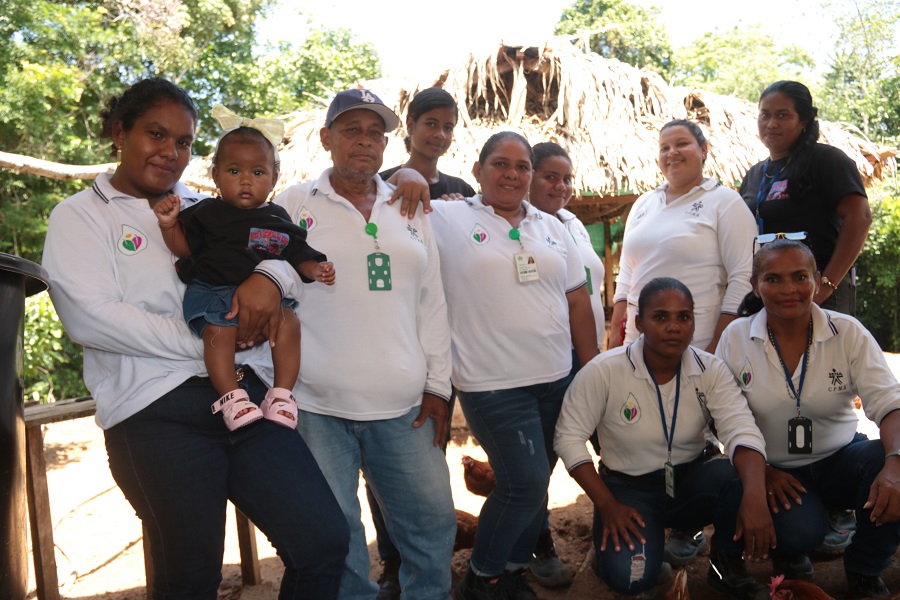 La producción de huevos, miel y carne en El Edén ya abastece parte de la vereda.   Desde el Centro de Formación Minero Ambiental