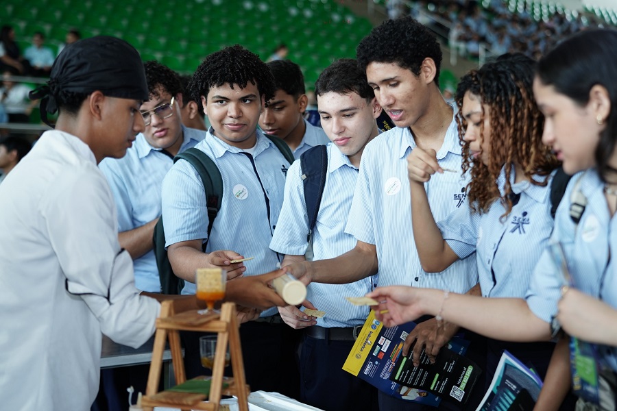 Foto 1 BP AT En ExpoArt 2025, aprendices presentaron avances-31025-1.jpg