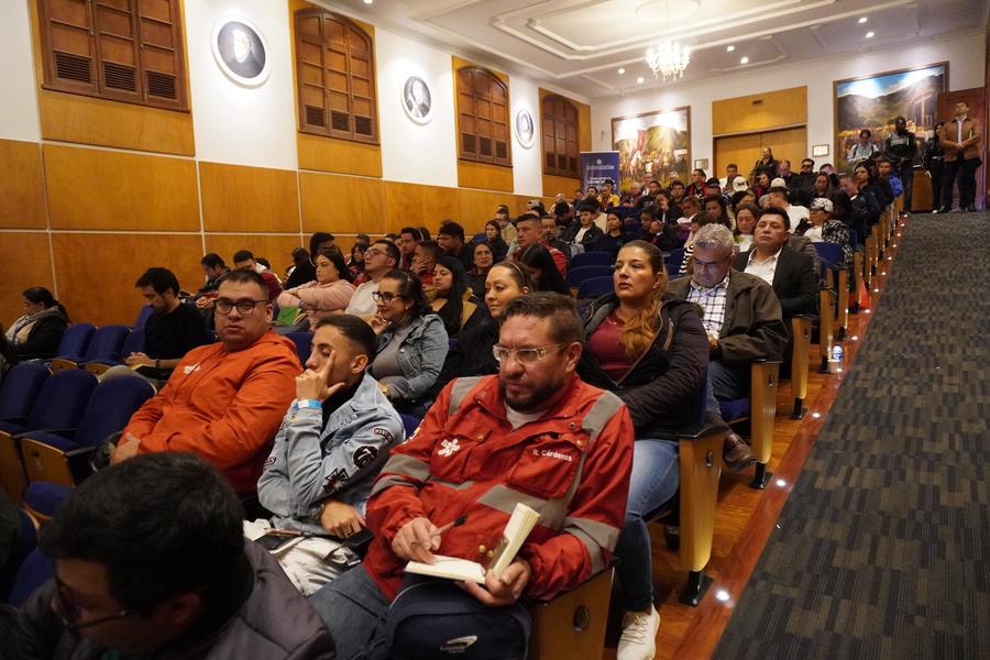 /es-co/Noticias/GaleriaHomeHTML/Foto 2 BP DC XXIV Congreso Internacional de Transporte-30925.jpeg