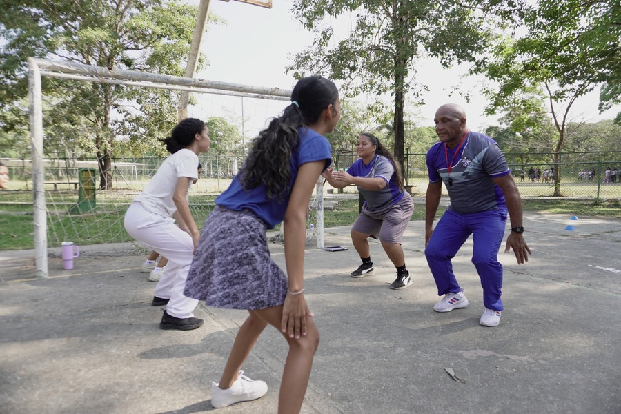 Abel cuenta con el respaldo de sus compañeros, dispuestos siempre a acompañarlo. 