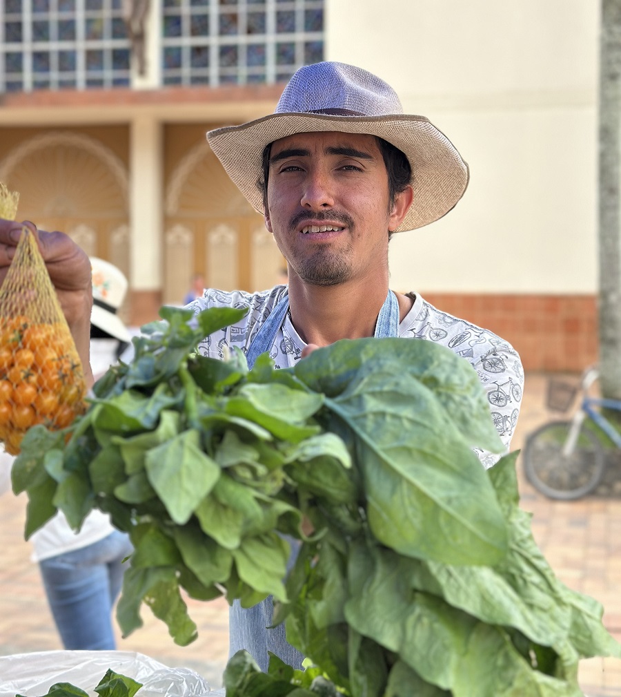 El evento también fue una plataforma para reconocer el liderazgo campesino, premiando a productores por su innovación, compromis