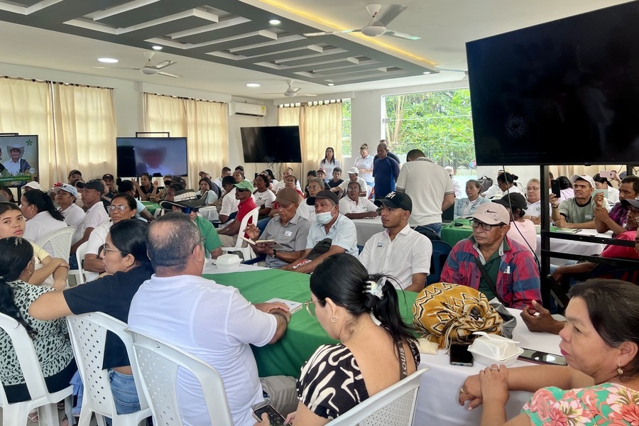 El SENA junto a los habitantes de Tierralta trabajan para potenciar la economía campesina y popular. 