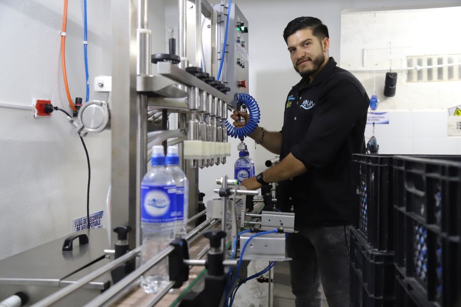 Foto BP HUI Con apoyo del SENA, emprendedor creó Aqua Fresh-281225.JPG