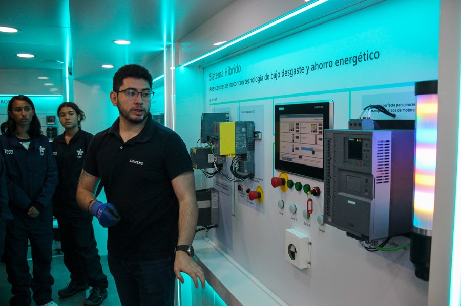 Foto_2-Automatización industrial llega al SENA-9326.jpeg