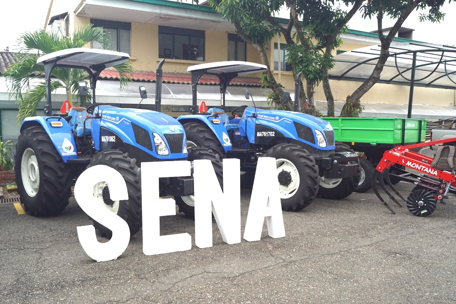 IMG 1_EntregamaquinariaGarzón-24226.jpeg