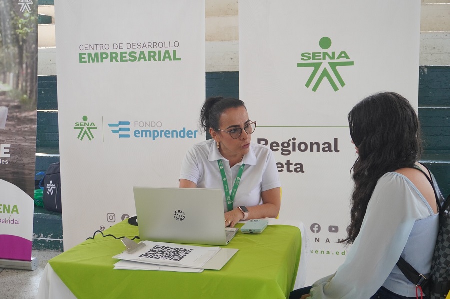 Centro de Desarrollo Empresarial – Fondo Emprender SENA en las orientaciones. 