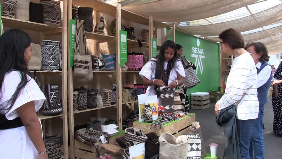 Adicionalmente, el SENA estará presente en el pabellón 6, estand 103, para presentar todo su portafolio de servicios, acompañado