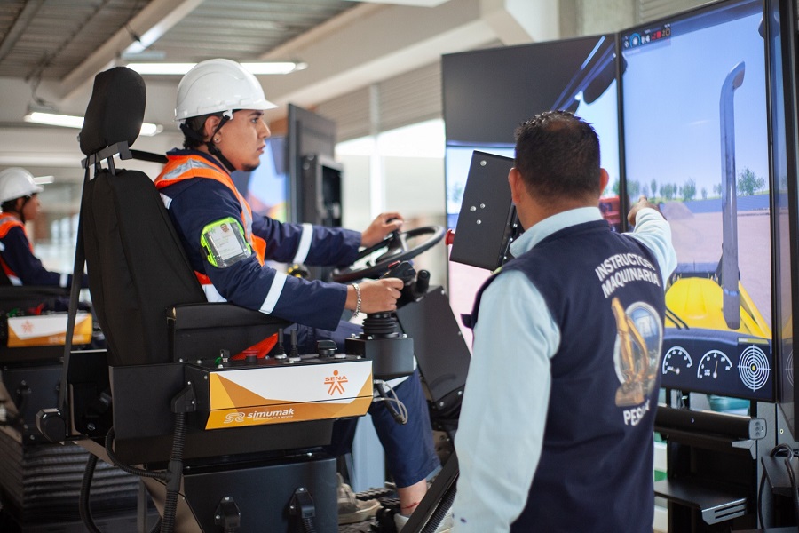 “Con los simuladores entiendo que ser operador va más allá de manejar máquinas: se trata de hacerlo con conciencia ambiental”, e