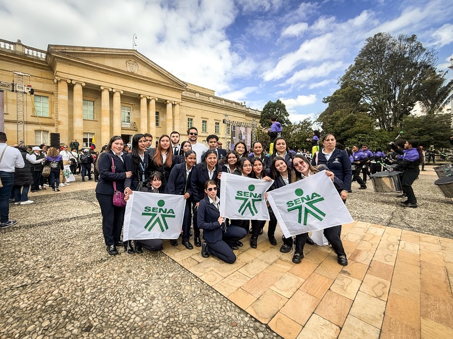 Actualmente, más de 230 mil aprendices están realizando sus etapas prácticas en cerca de 41 mil empresas. Recuperar este carácte