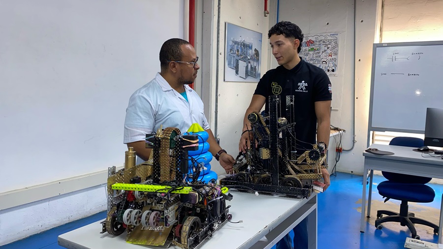 “Mucha gente dice que los premios y el viaje son lo más importante, pero para mí lo realmente valioso es el cambio en los chicos