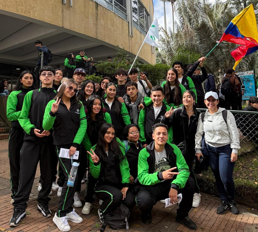 “Nosotros merecemos un contrato laboral de aprendizaje justo y digno”, afirmó Daniela López. 