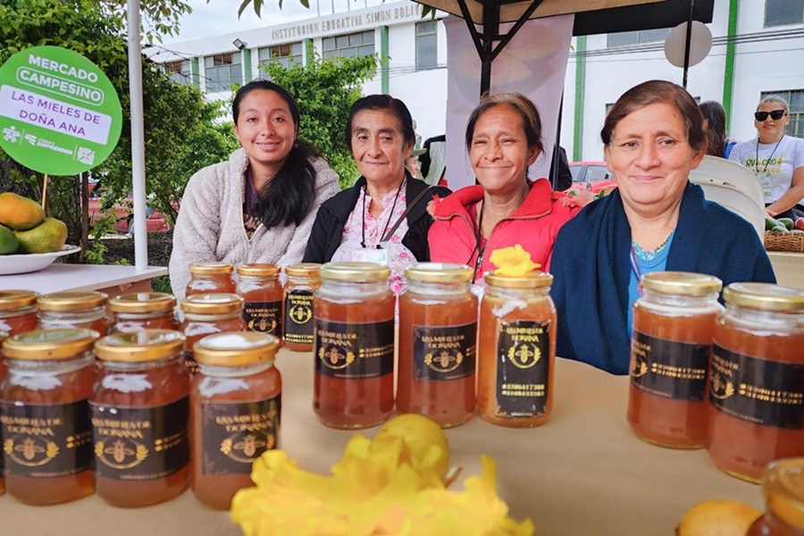 El SENA ha impulsado el empleo y el emprendimiento, permitiendo que mujeres y hombres de todo el país obtengan oportunidades lab