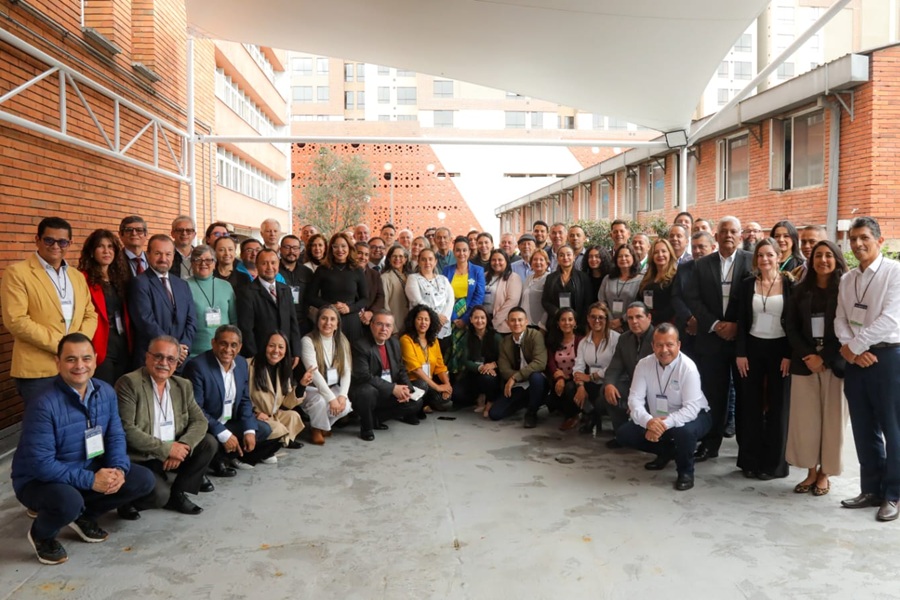 foto Más de 60 líderes sectoriales 26526.jpeg