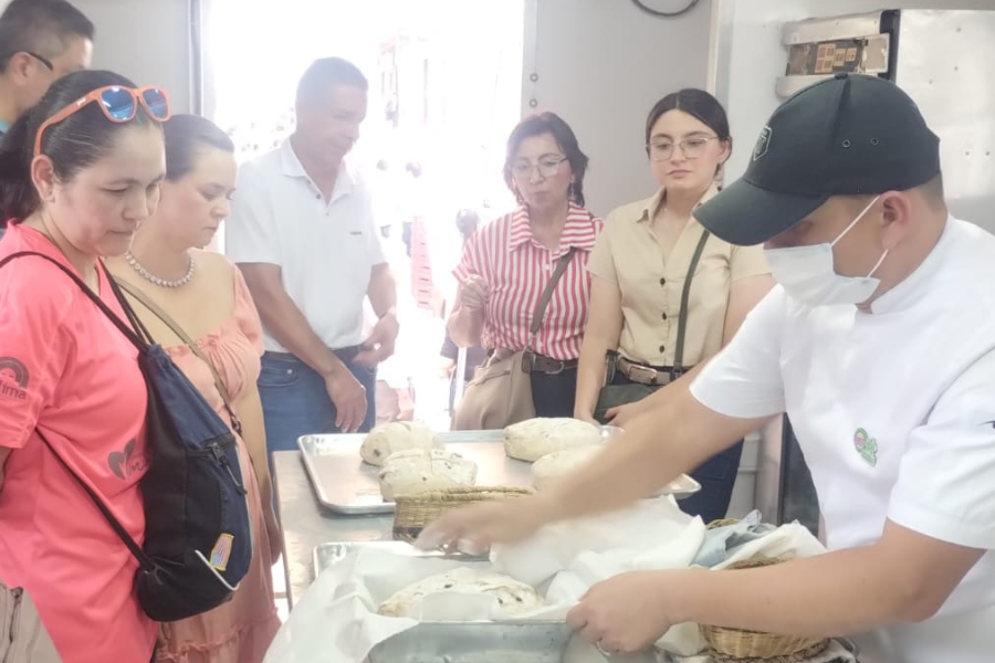 foto-SENA Santander lleva formación en masa madre-7426.png