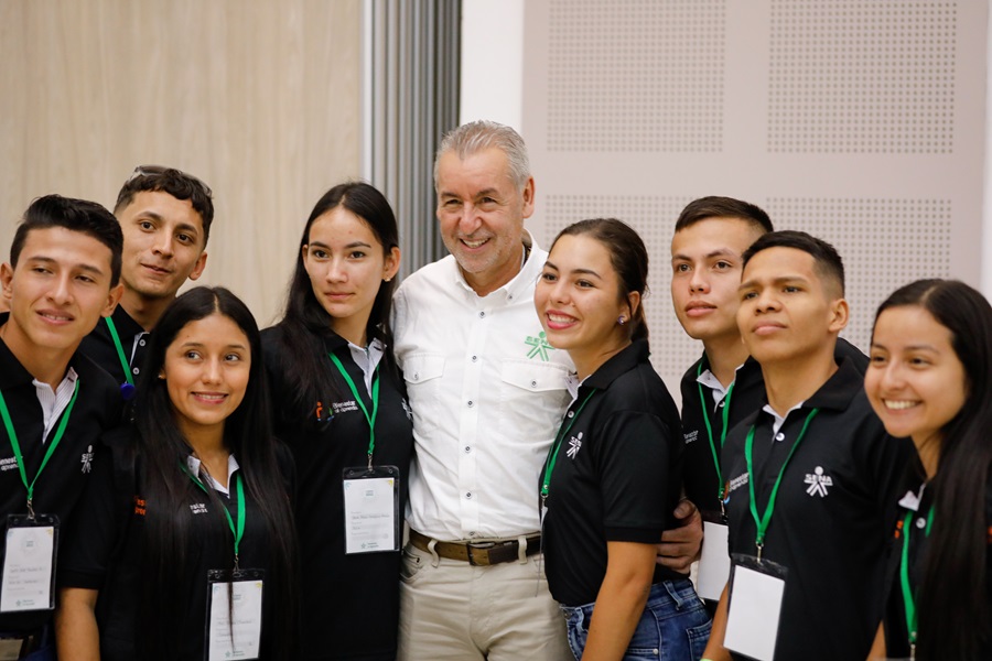 La laboralización del Contrato de Aprendizaje impulsa el crecimiento empresarial y el desarrollo profesional de los aprendices.