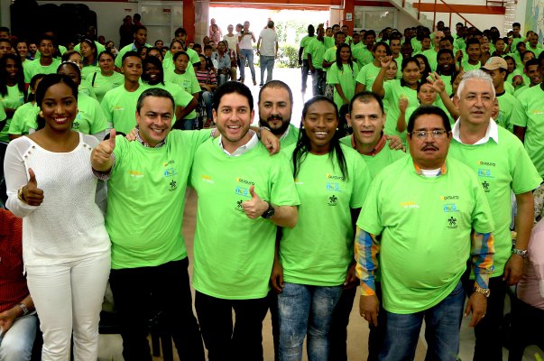 Jovenes trabajadores del sector bananero