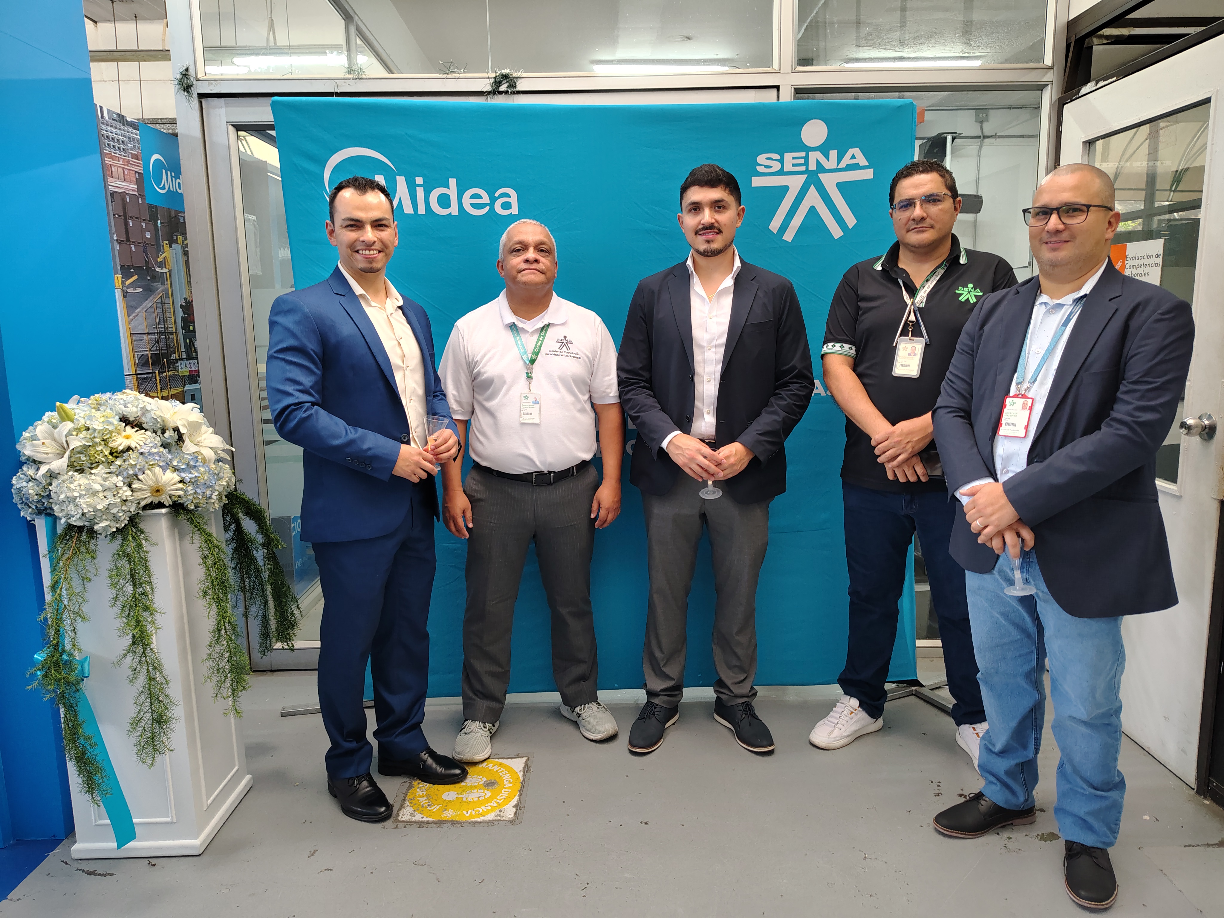 Alianza entre el SENA y Midea permite la entrega del nuevo espacio para la formación en tecnología inverter en el Centro de Tecn