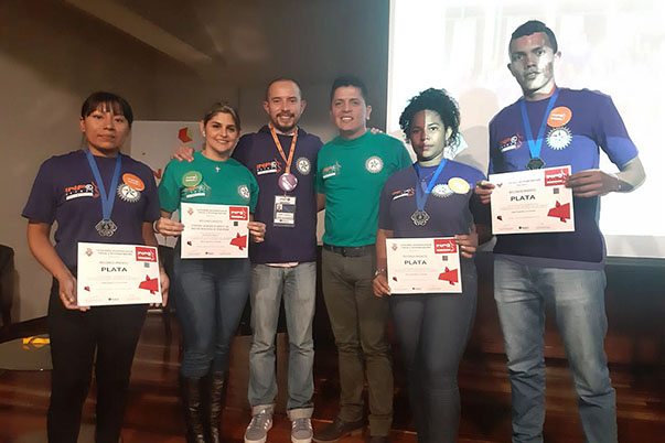 Aprendices ganan medallas de plata y un aval internacional
