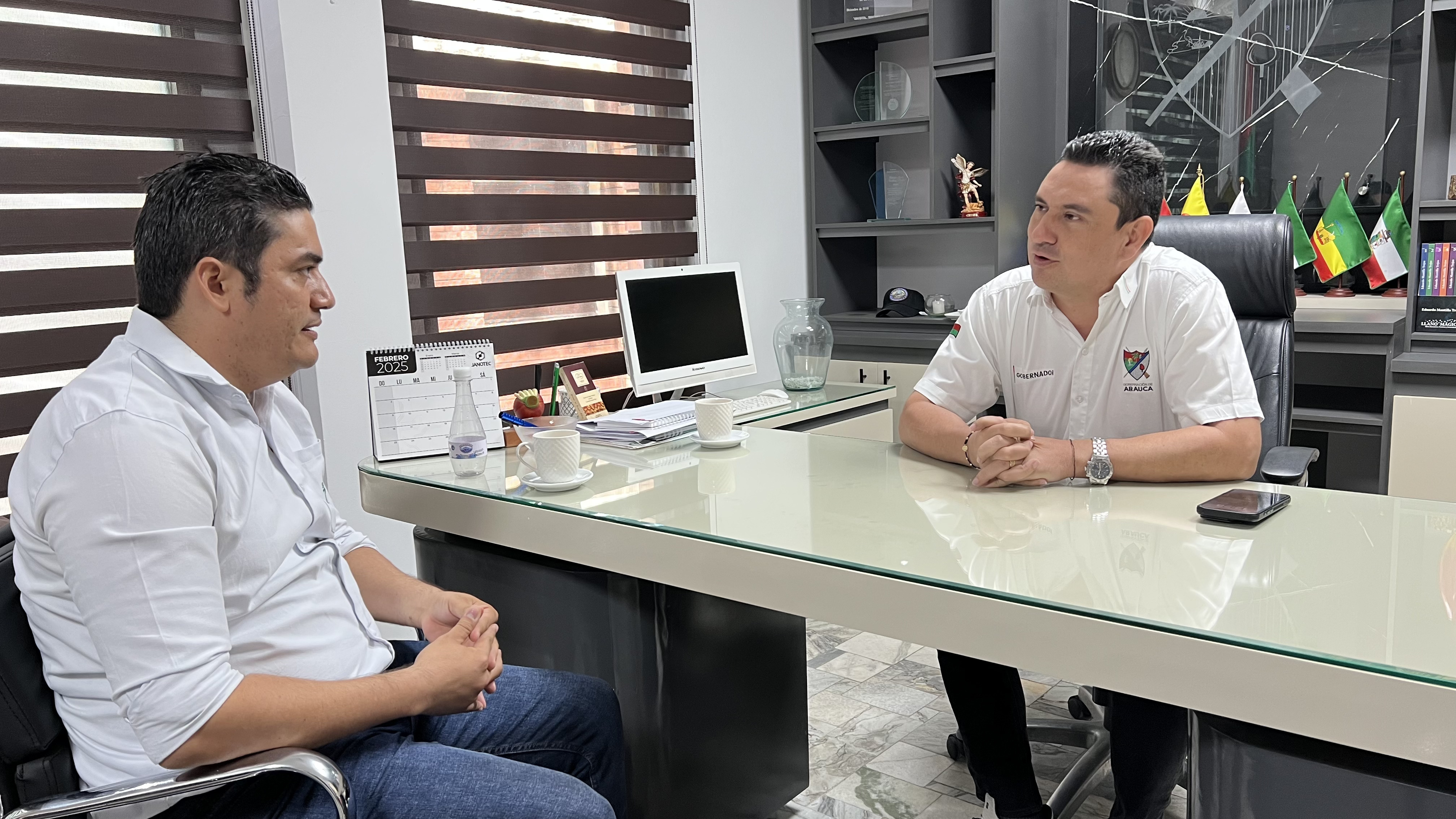 Un diálogo constructivo para fortalecer la colaboración y seguir impulsando el desarrollo del departamento. En la imagen, el gob