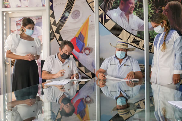 La firma del acta de concertación se realizó en el despacho del Gobernador del departamento. 