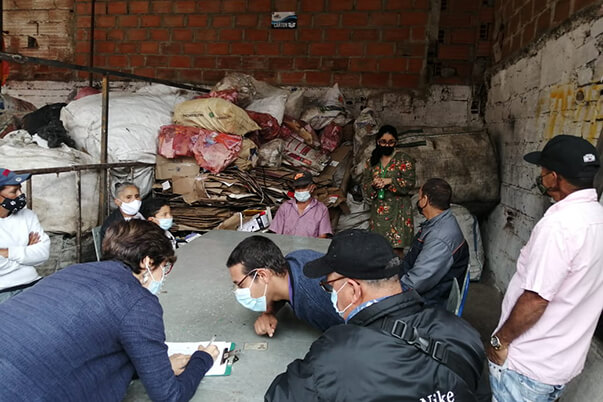 406 recicladores ya han certificado sus competencias laborales y 350 más inician el proceso. Cortesía Alcaldía de Medellín.