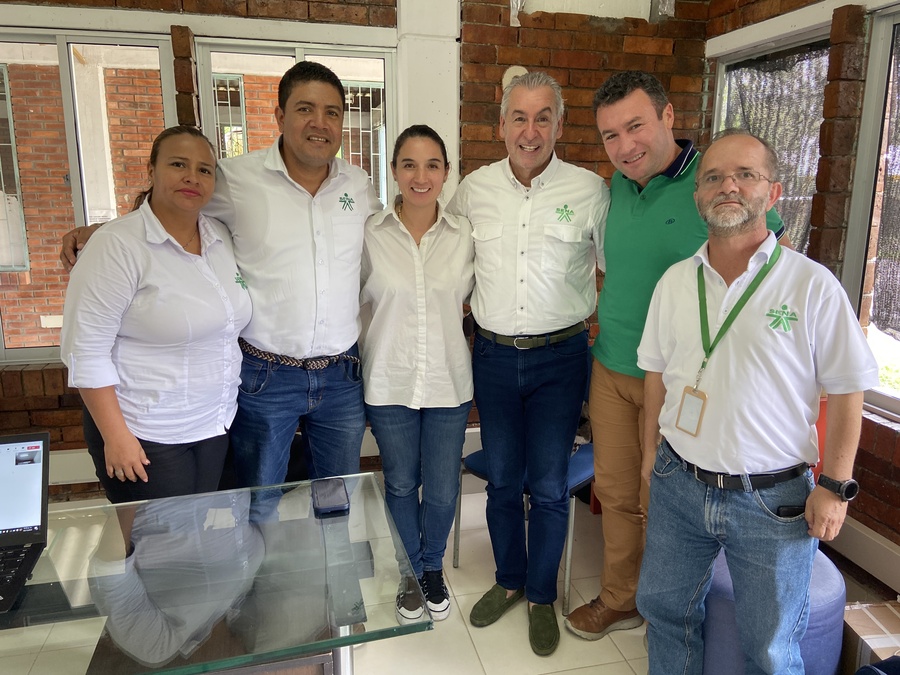 foto de instructores de caldas