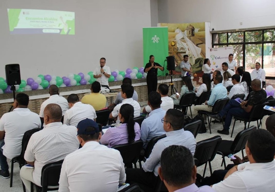 foto de aprendices y instructores de Cartagena