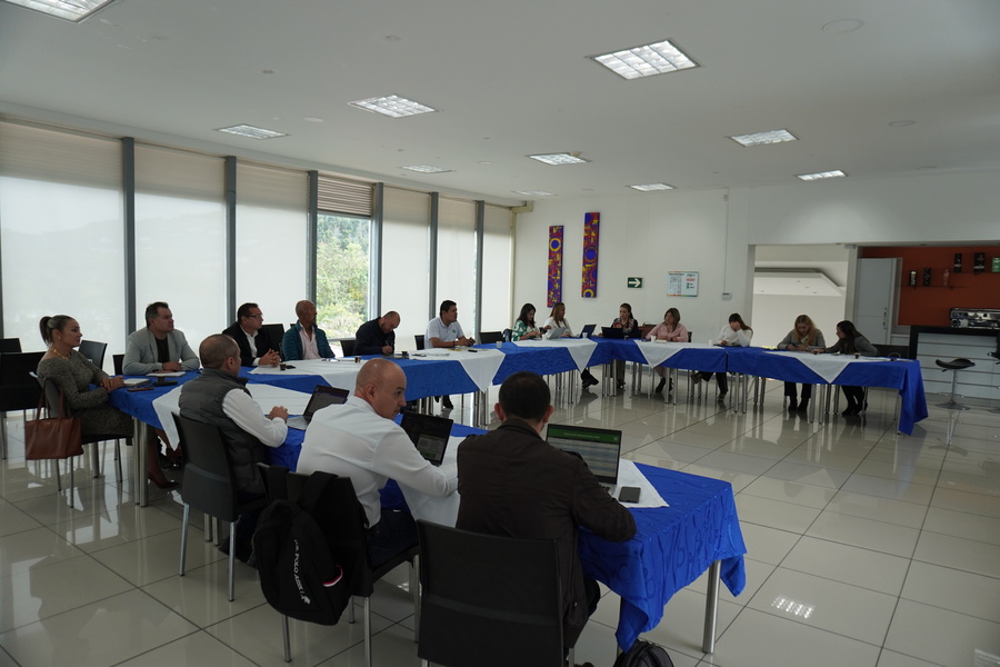 Los espacios de concertación con organizaciones sociales, campesinas y gremiales son constantes en la política del SENA en Calda