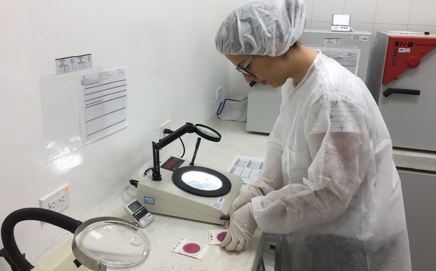 Este es uno de los laboratorios en el Quindío que ofrece análisis de agua y alimentos.
